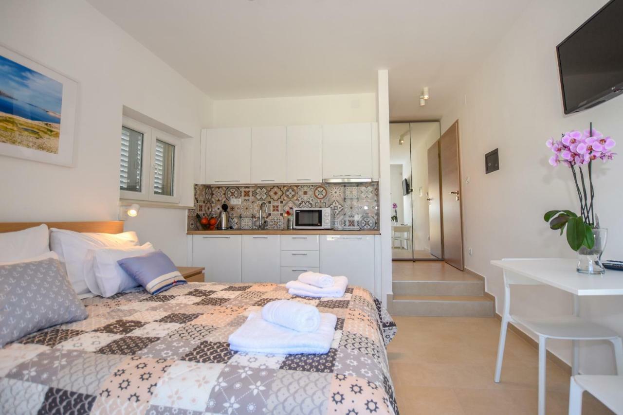 Villa Magena - Luxury Apartments In Pag Center Pag Town Exterior photo