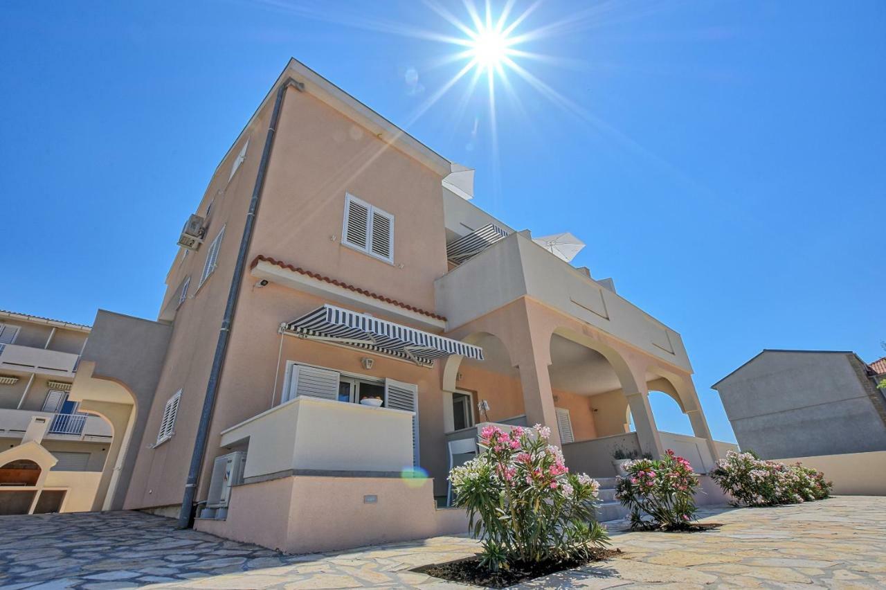 Villa Magena - Luxury Apartments In Pag Center Pag Town Exterior photo